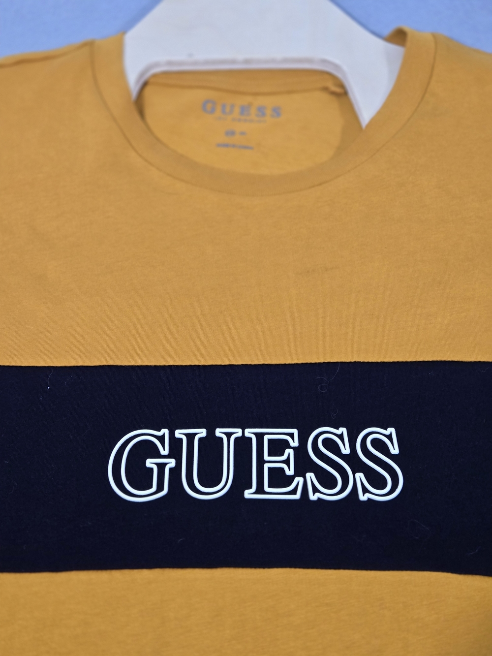 GUESS Men’s Crew Neck T-Shirt
